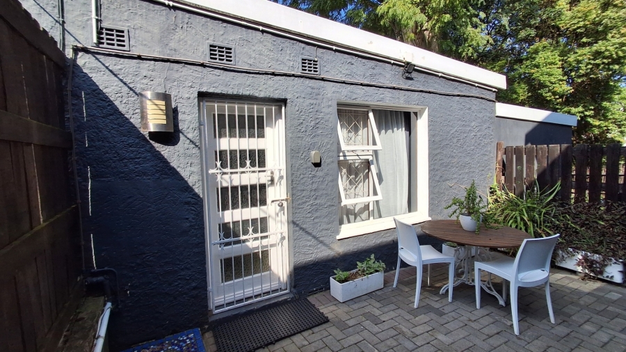 6 Bedroom Property for Sale in Vincent Eastern Cape